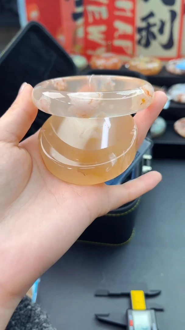 【闪购商品】石英质玉手镯未镶嵌赠送镯心（圈口62