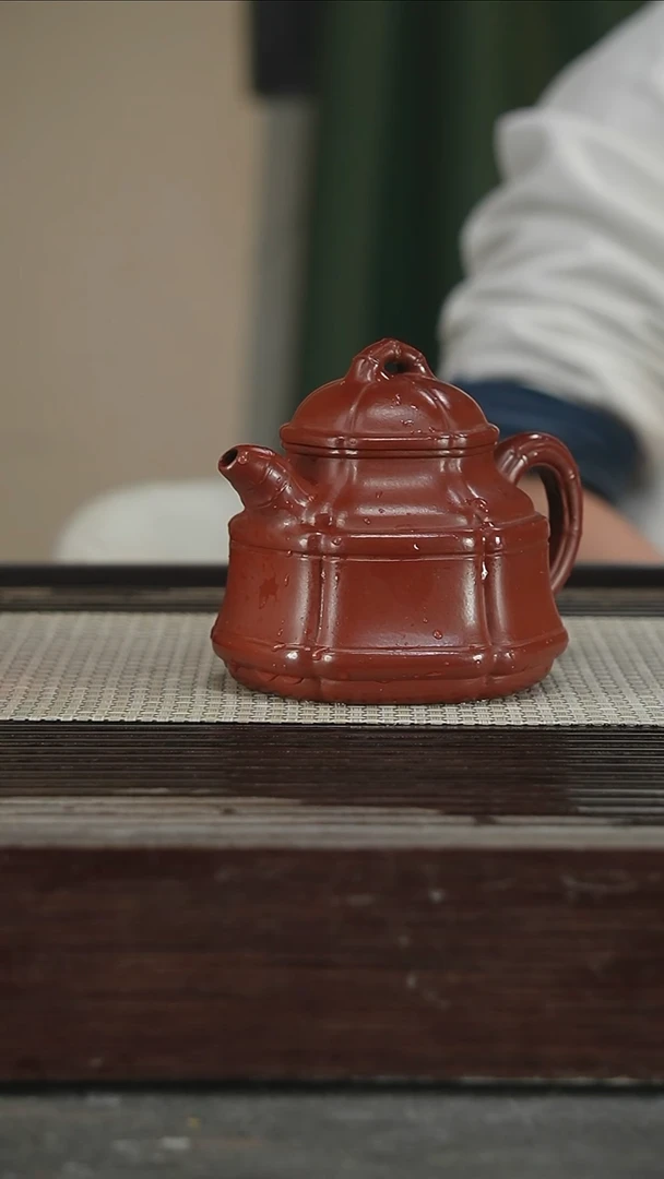 茶壶紫砂刘莹，带证300CC199号
