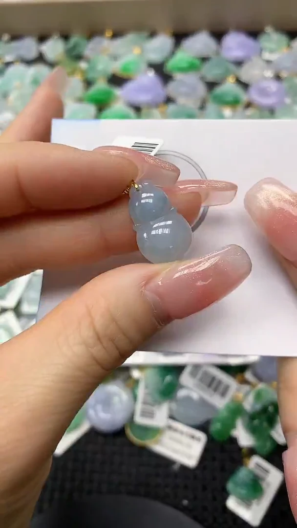 颈饰18K金镶嵌翡翠a货百元以下同包裹多件发出的只收取一单运费