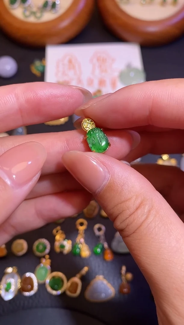 颈饰银S925镶嵌翡翠a货翡翠