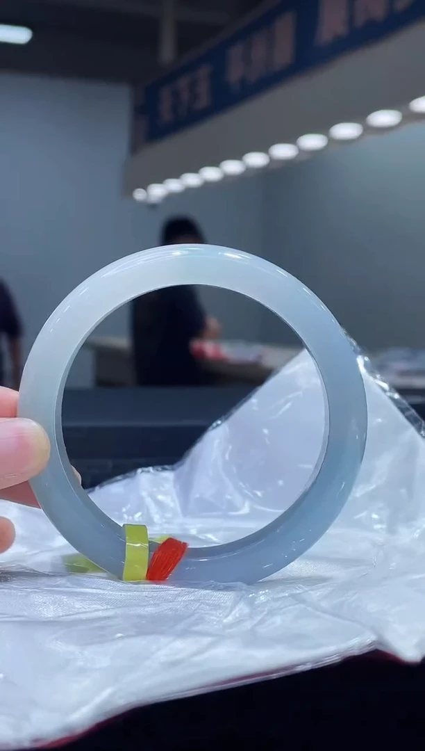 未镶嵌手镯翡翠22