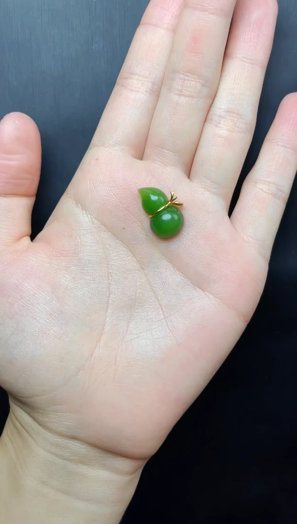 和田玉18K金镶嵌颈饰葫芦06