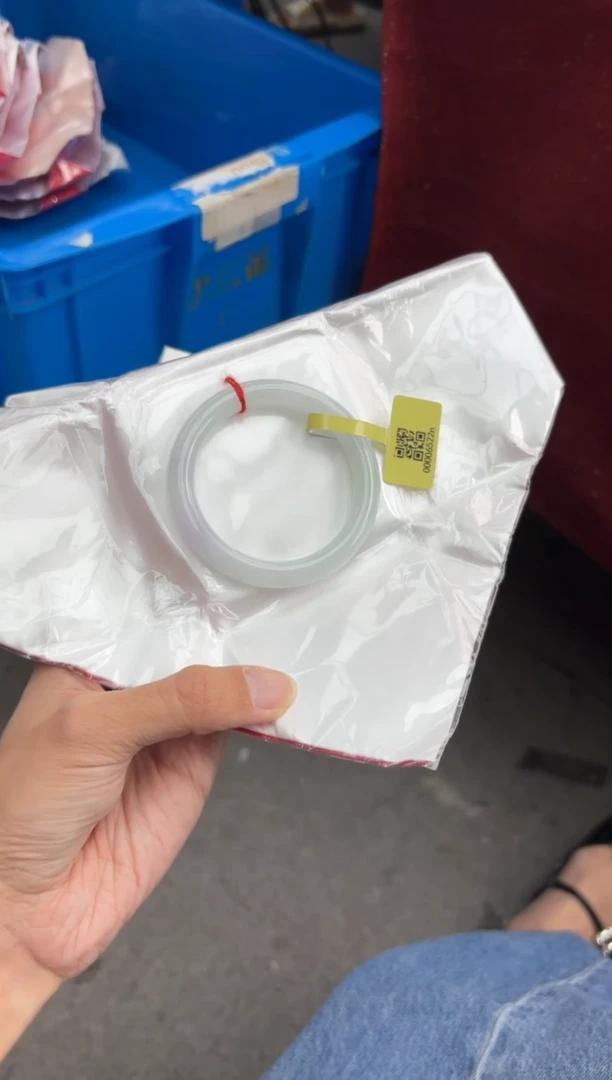 未镶嵌手镯（圆镯）翡翠翡翠手镯1