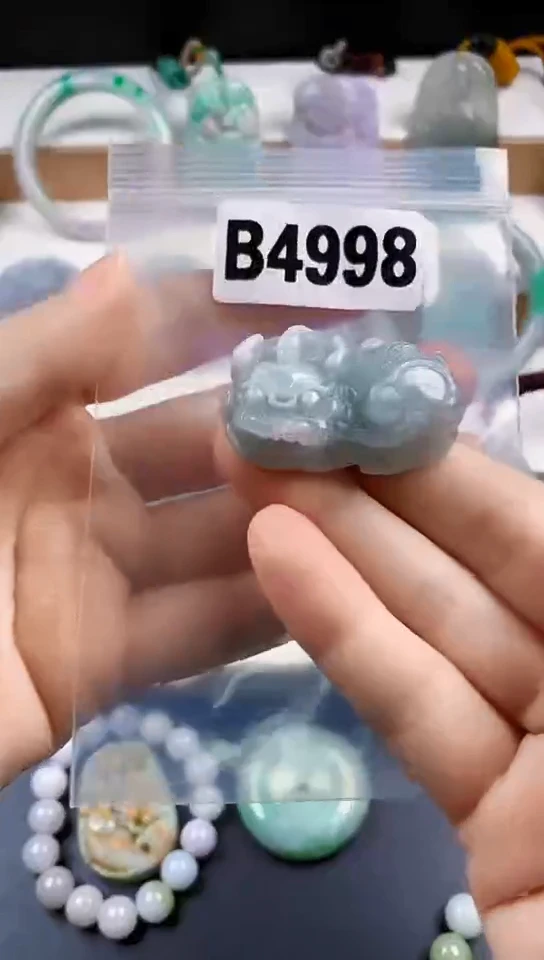 颈饰未镶嵌翡翠天然翡翠吊坠挂件