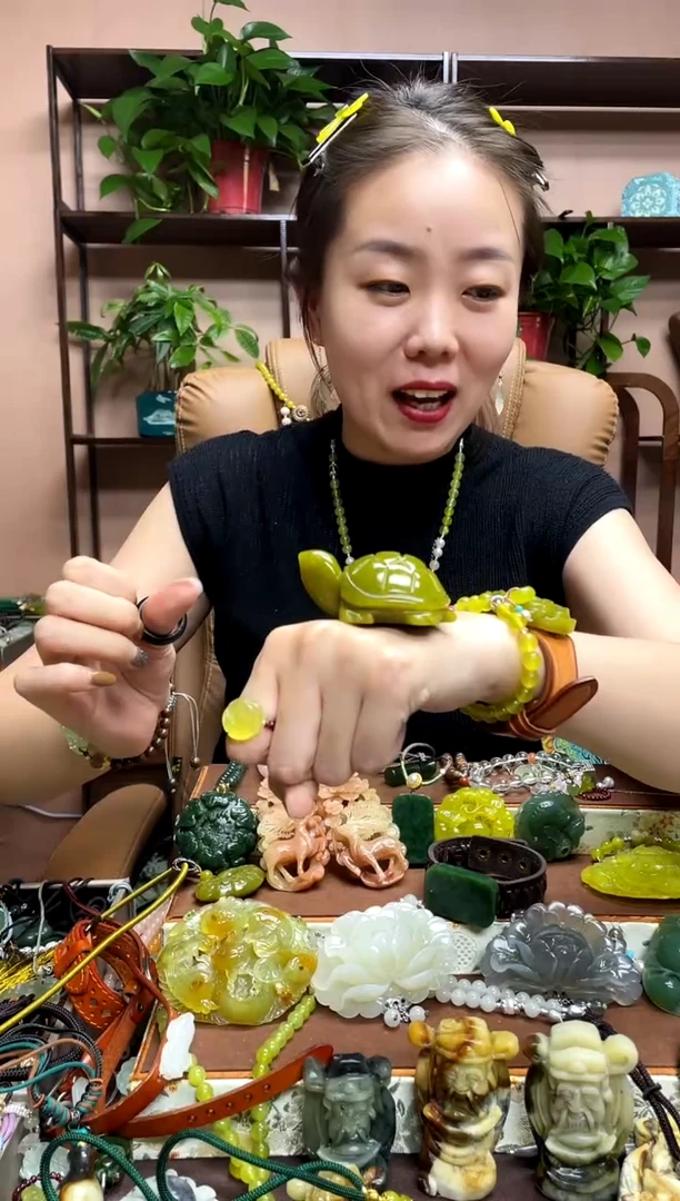 未镶嵌岫玉吊坠多样性发货发其中之一
