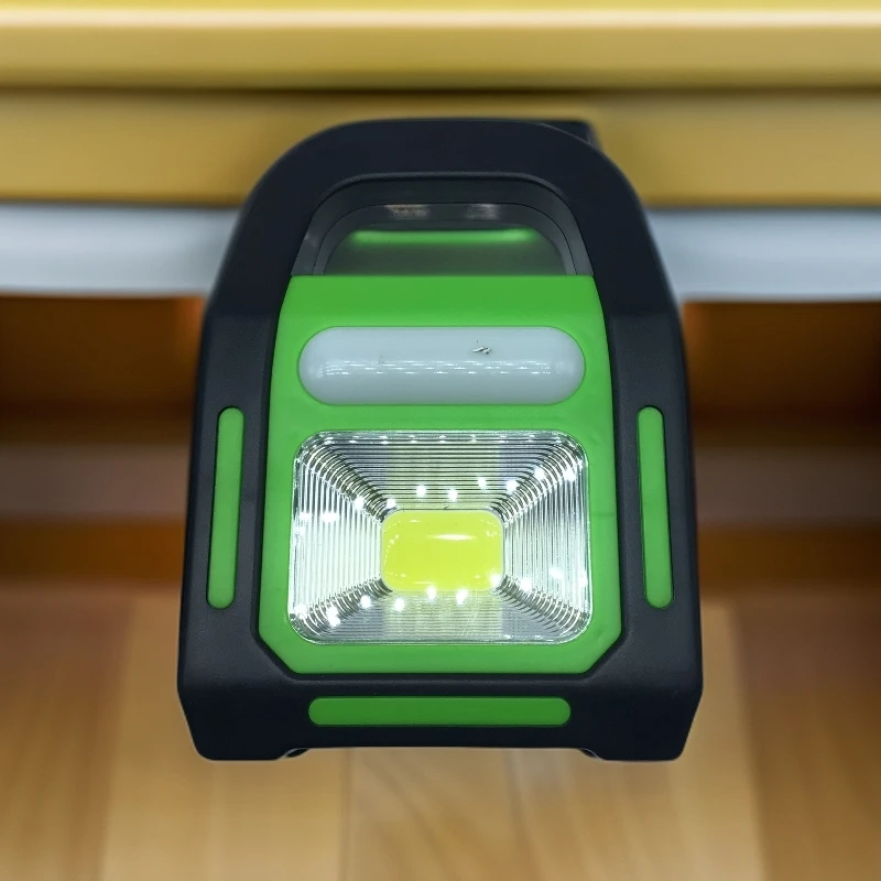 外贸品质 户外露营 手提灯(9707)