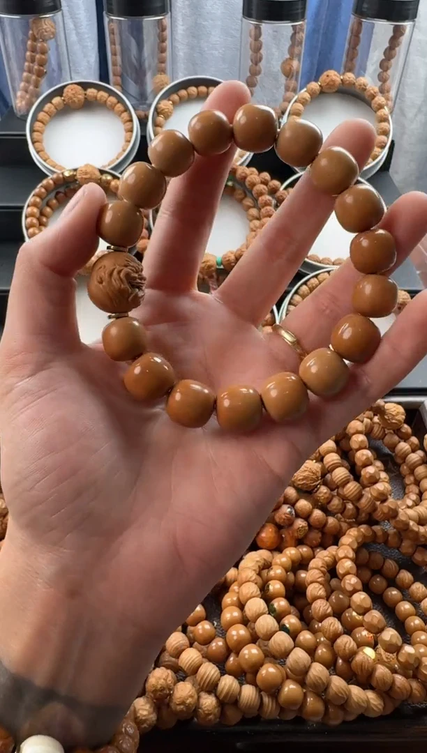 手串猴头核桃老型送单颗雕刻瑕疵