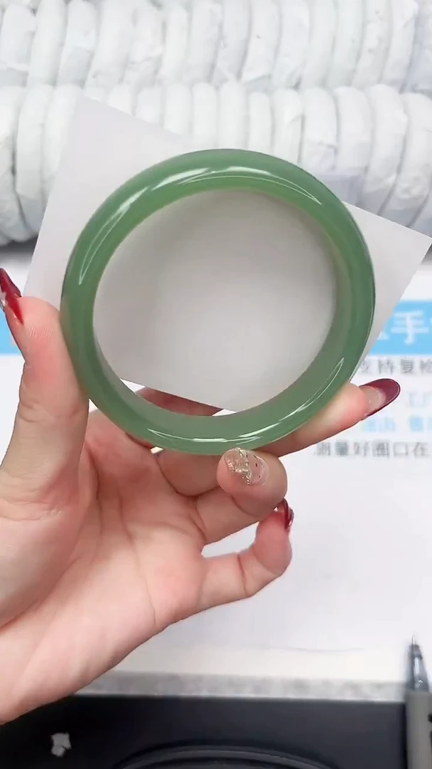 未镶嵌手镯石英质玉136-62.2BQ