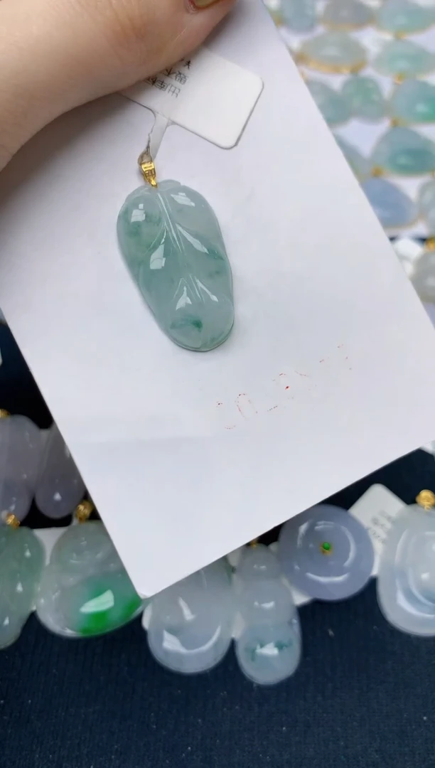 翡翠18K金镶嵌颈饰天然翡翠A货
