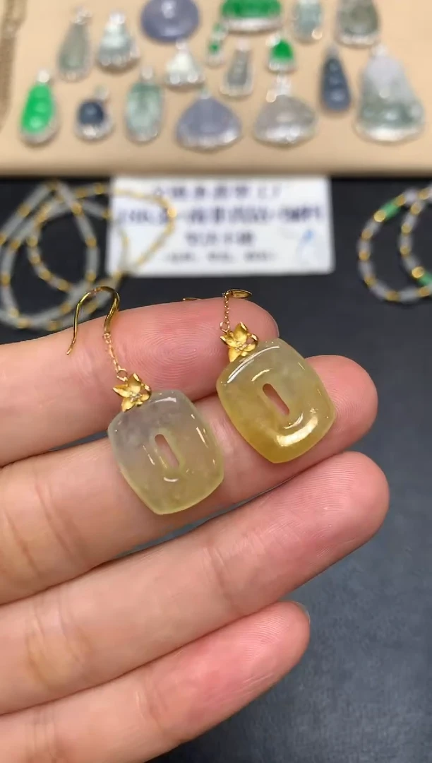 18K金镶嵌翡翠耳饰福贝【无服务费【48小时鉴赏期】