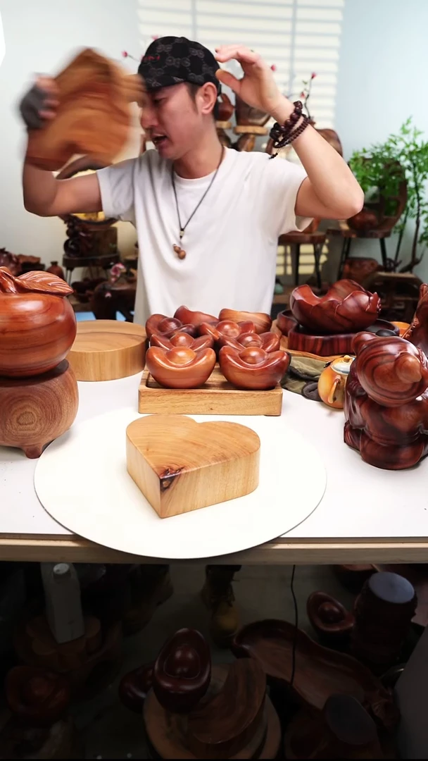 木香樟木摆件/爱心底座微瑕