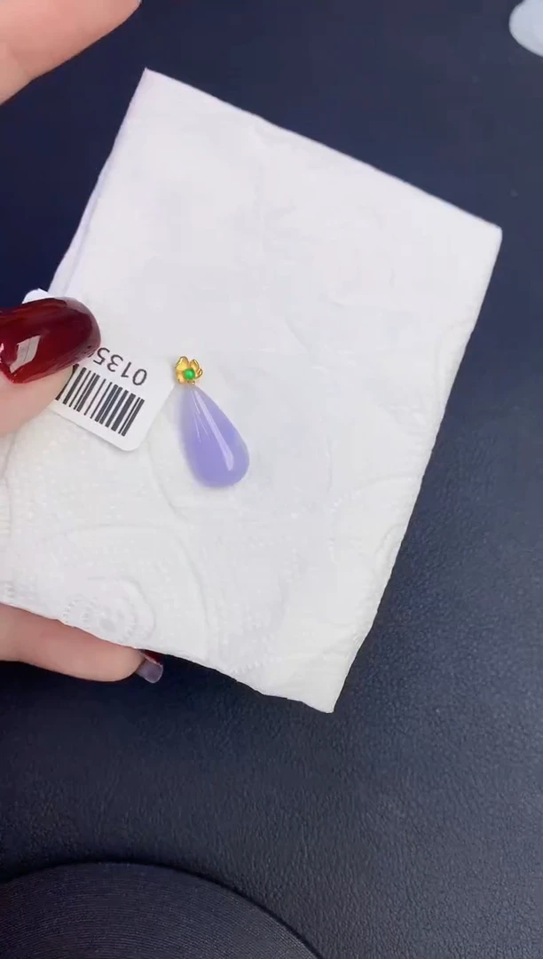 颈饰18K金镶嵌翡翠缅甸天然翡翠A货