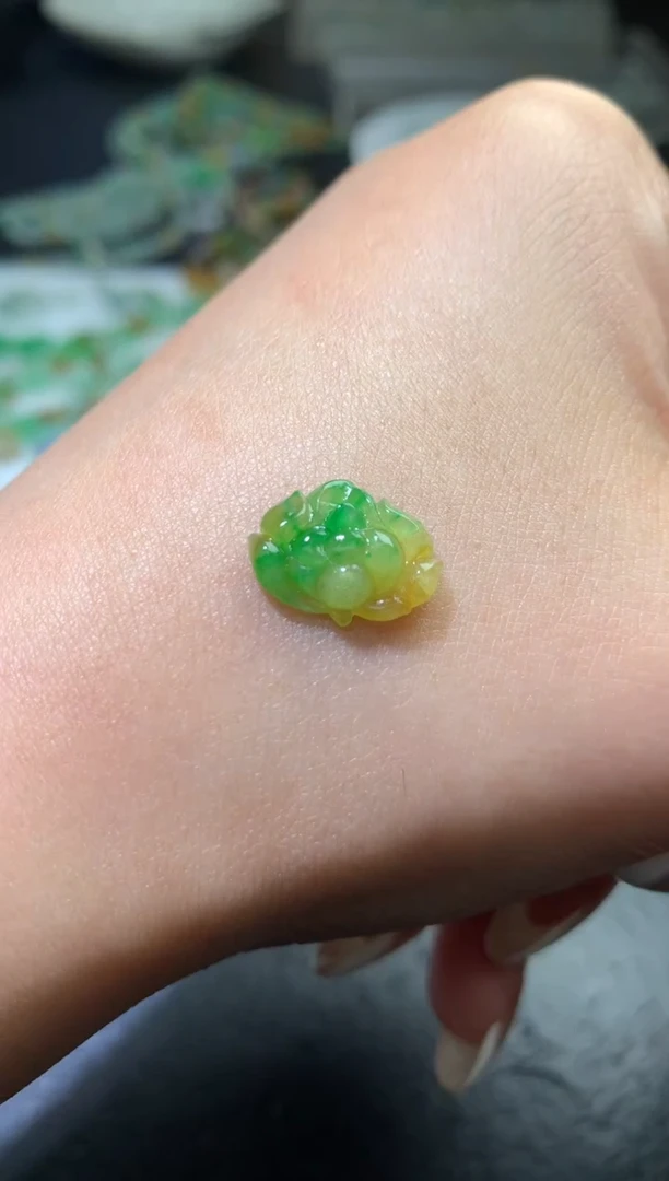 未镶嵌定制翡翠毛货 10.6-13.6-3.7