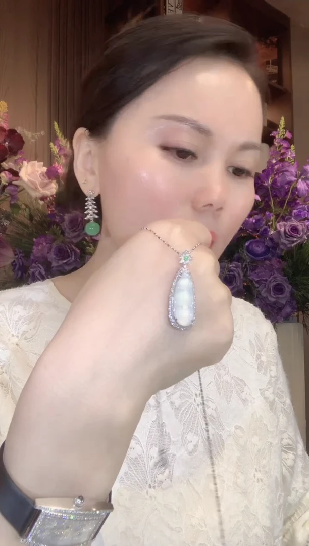 吊坠(不含链)18K金镶嵌翡翠A90