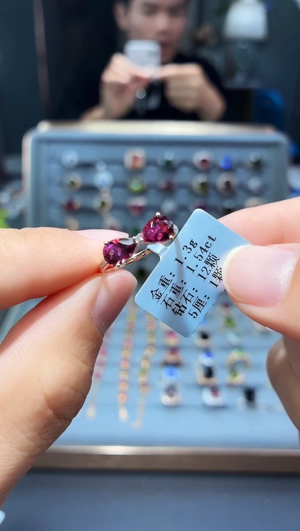 18K金镶嵌戒指碧玺1.54.