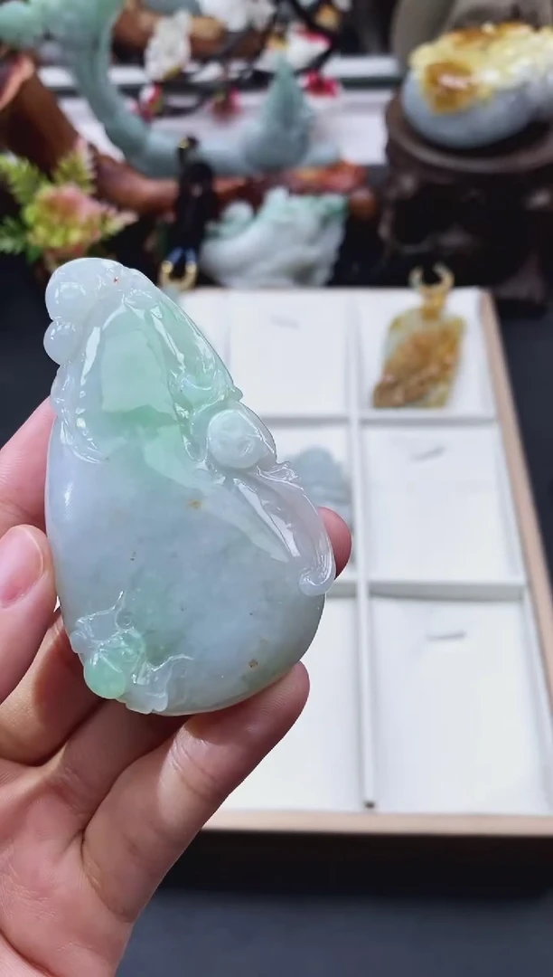 翡翠未镶嵌颈饰天然缅甸A货翡翠