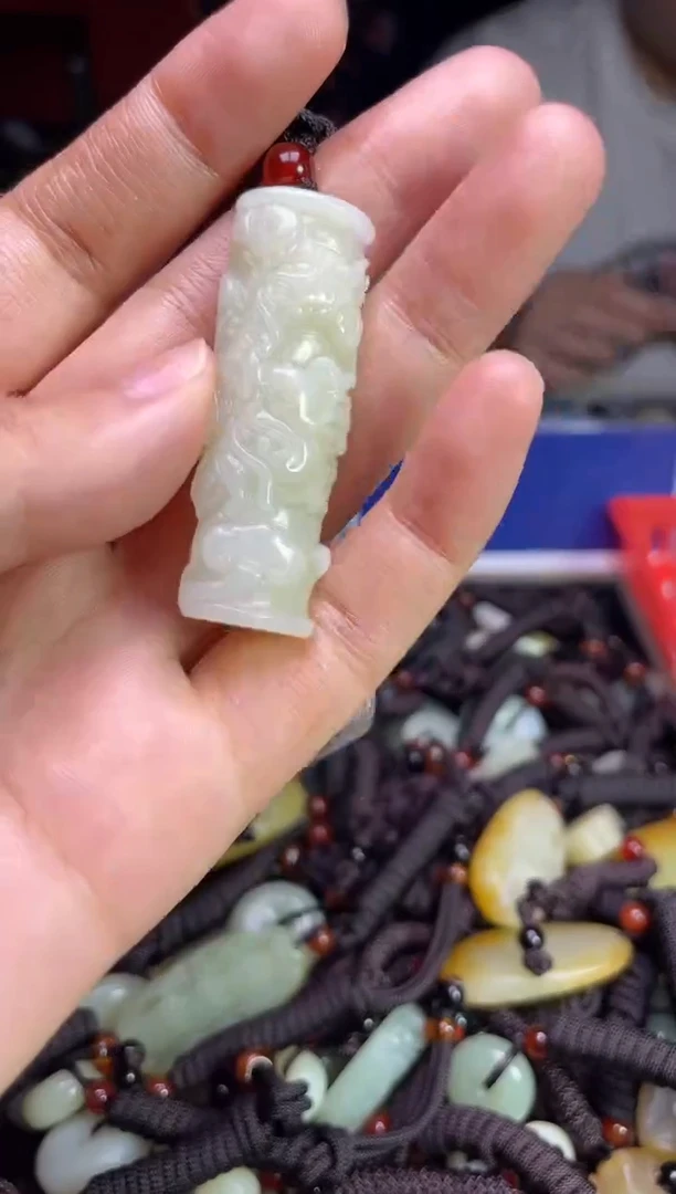 未镶嵌和田玉挂件1