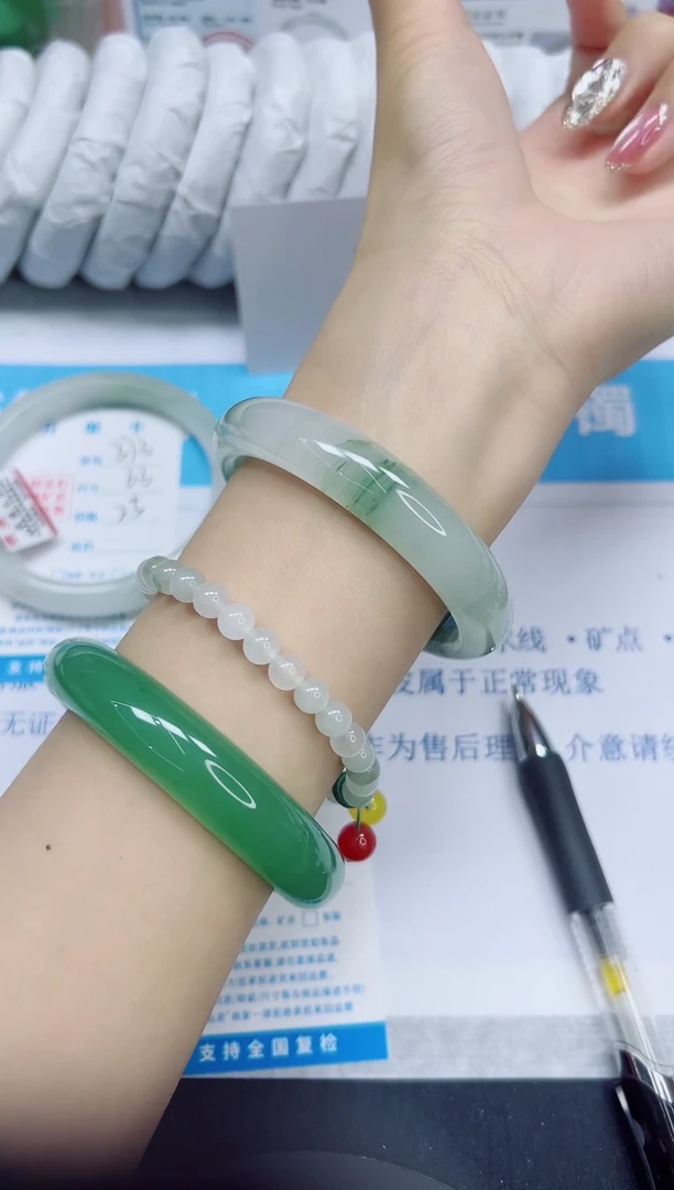 石英质玉手镯未镶嵌374/56