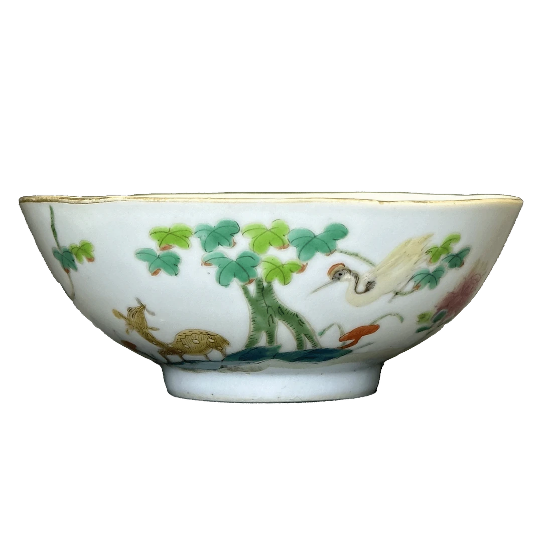 25023201y粉彩鹤鹿同春花口碗