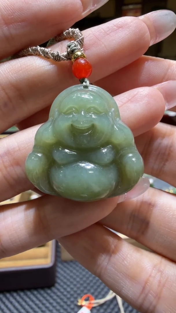 颈饰未镶嵌和田玉挂件