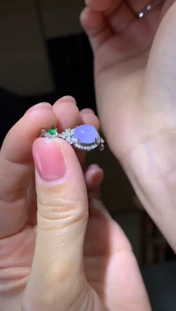 颈饰18K金镶嵌翡翠|不退不换