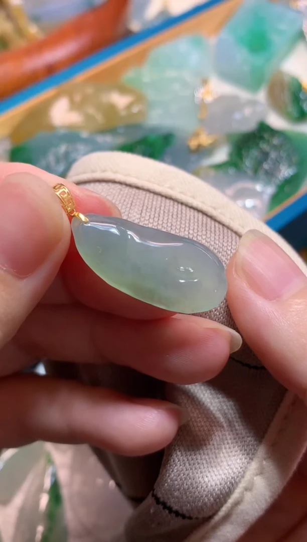 翡翠18K金镶嵌吊坠(不含链)吊坠