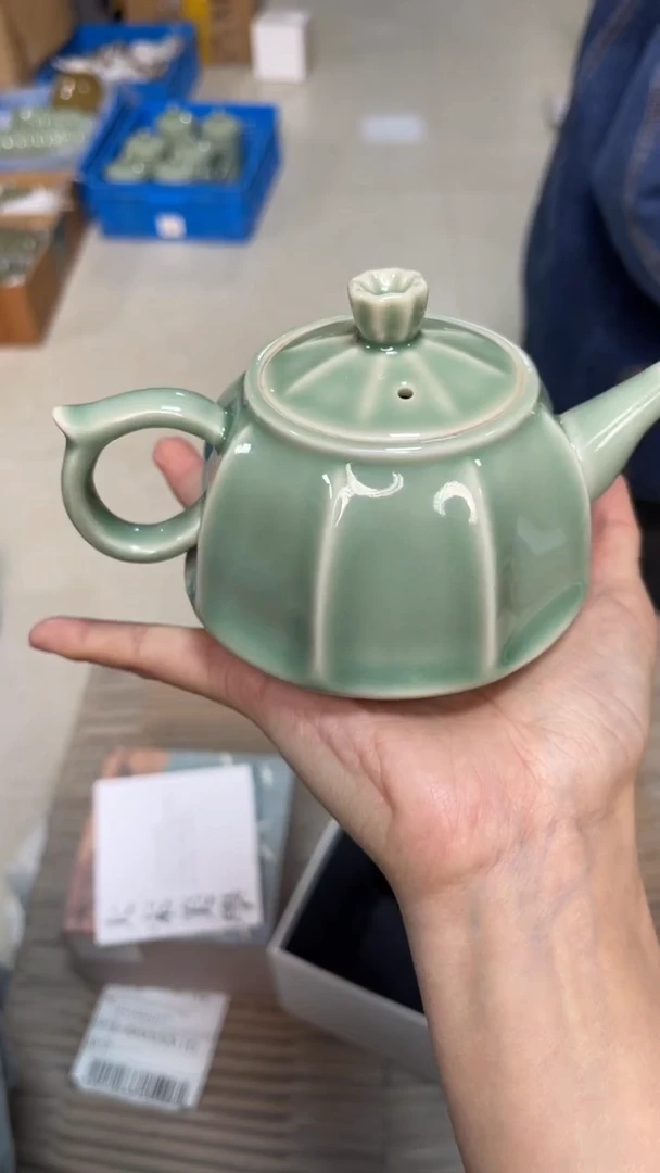 陶瓷青瓷素面八棱茶壶 全品（一个）