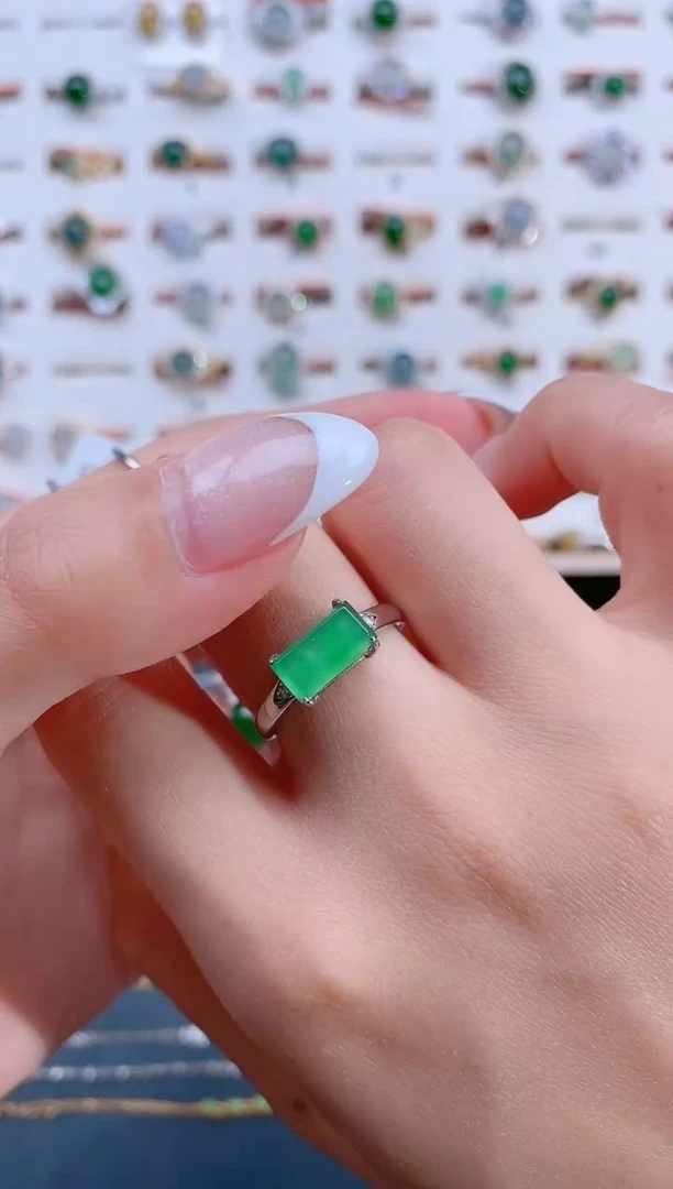 翡翠戒指银S925镶嵌天然翡翠