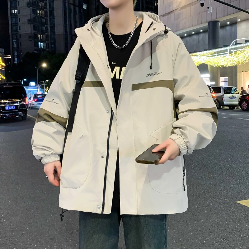 春季新款冲锋衣外套男生潮牌宽松休闲夹克青少年户外连帽上衣服