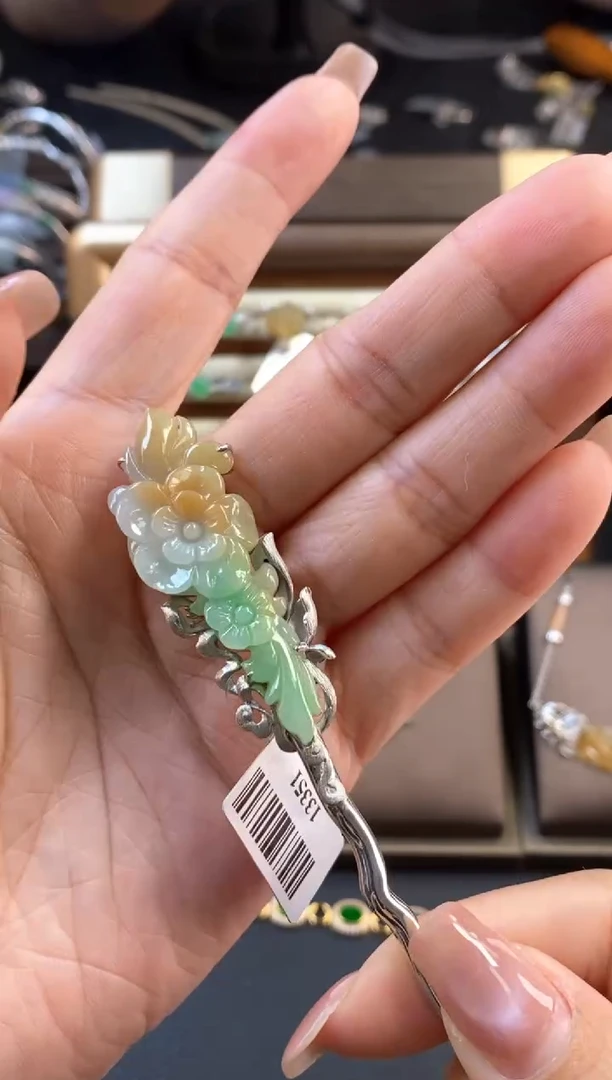 颈饰银S925镶嵌翡翠13351