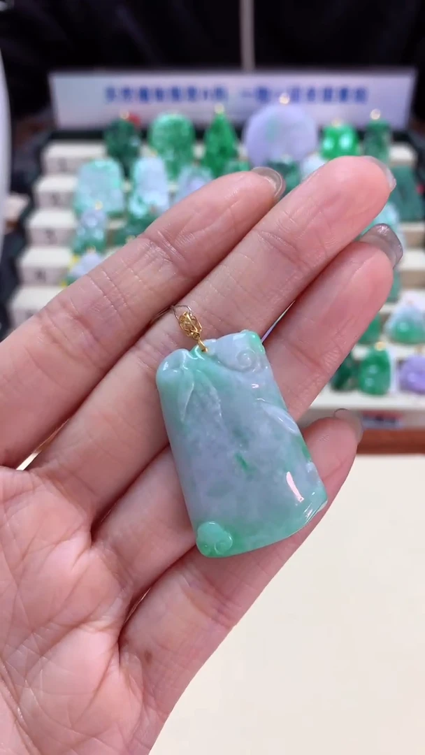 【闪购商品】翡翠吊坠(不含链)18K金镶嵌挂件