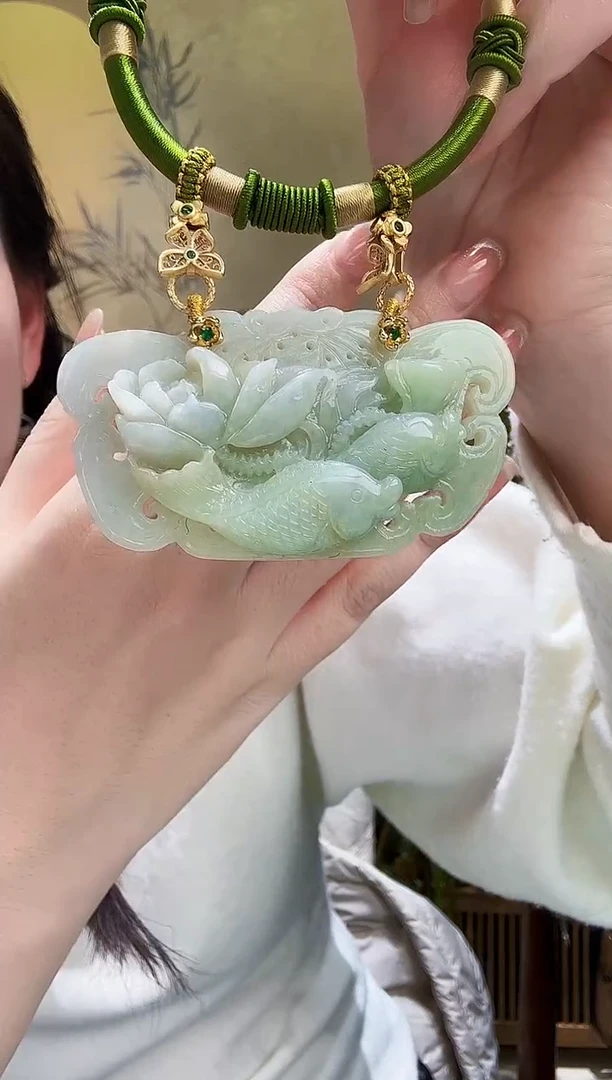 颈饰未镶嵌翡翠吊坠
