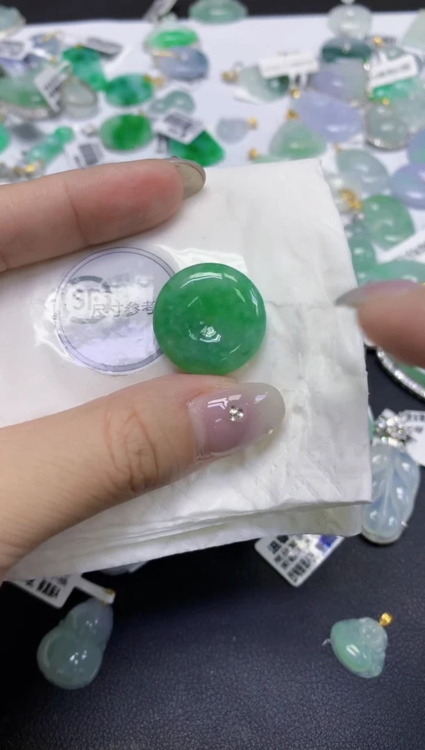 颈饰未镶嵌翡翠天然缅甸翡翠A货百元以上9元证书费自理