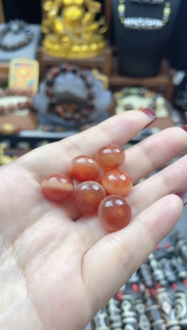 未镶嵌珠珠玛瑙/玉髓红肉药师多样性发1个