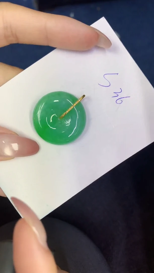 翡翠18K金镶嵌颈饰缅甸天然翡翠A货