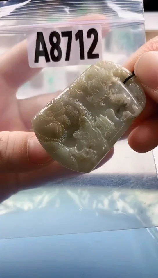 翡翠未镶嵌颈饰天然翡翠吊坠挂件