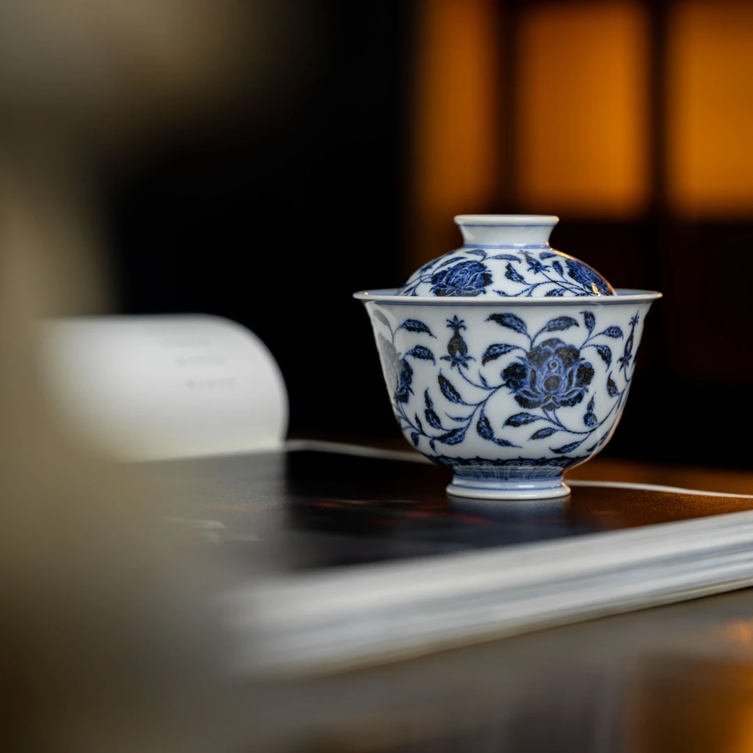 且斋慕明缠枝山茶花梅花边板凳盖碗景德镇手工手绘茶具