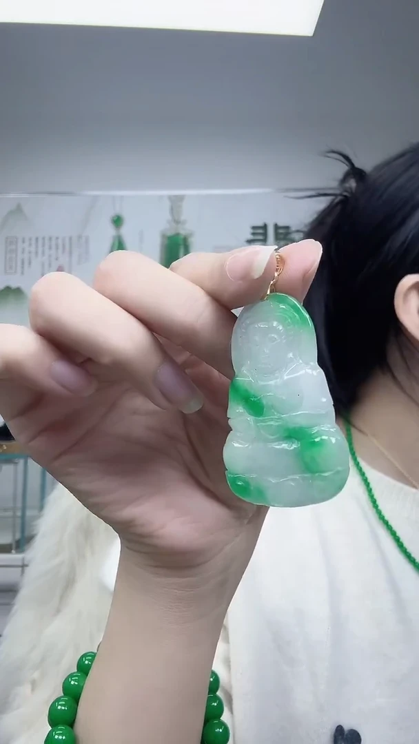 颈饰未镶嵌翡翠飘花诺观音