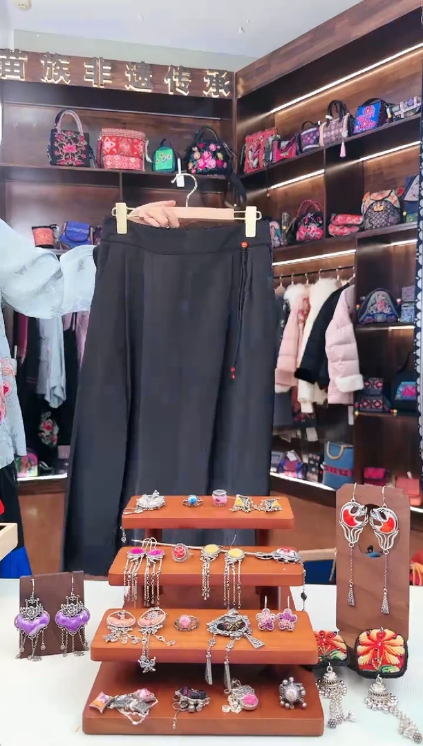 【闪购商品】织绣L13蚩梦苗族古绣