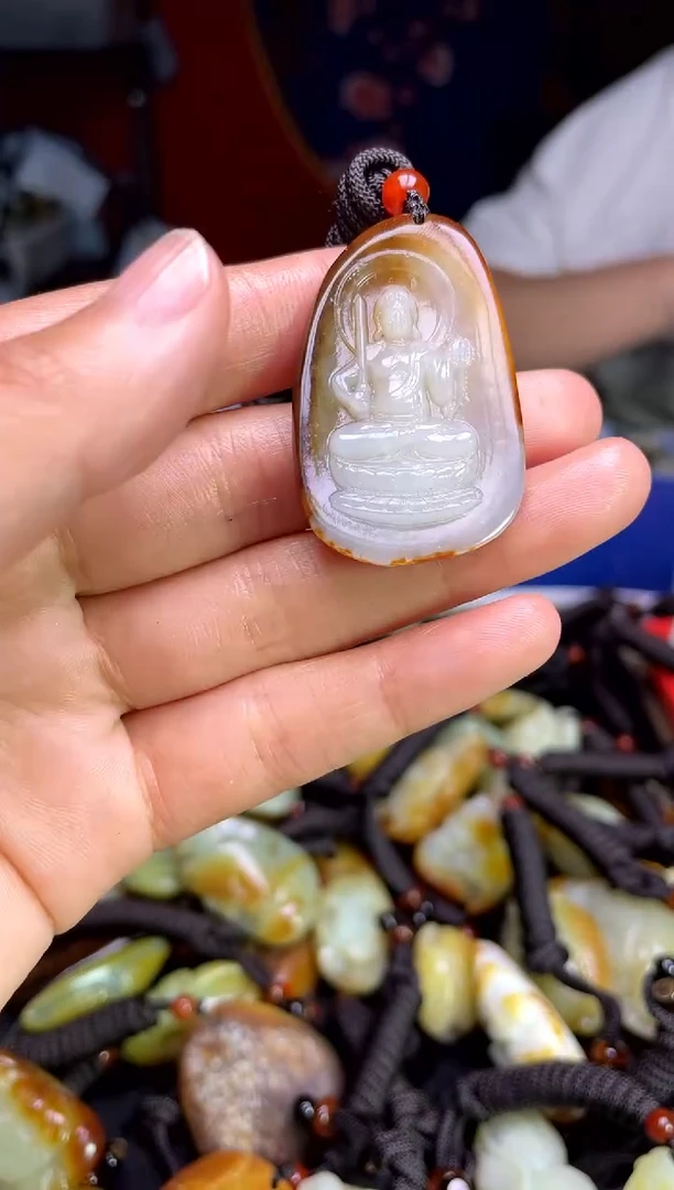 和田玉未镶嵌颈饰11