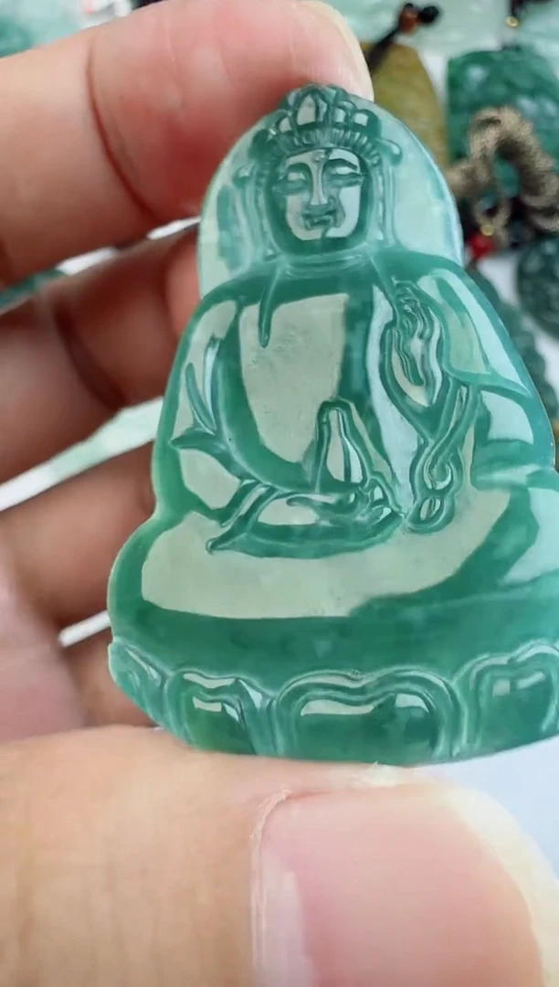 【闪购商品】翡翠颈饰未镶嵌多样性随机发其一