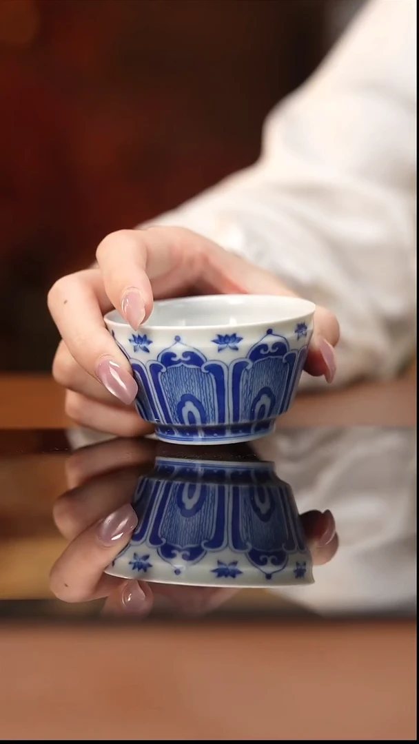 杯看山柴窑青花莲