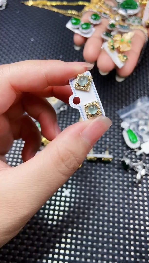 翡翠未镶嵌耳饰1111111111