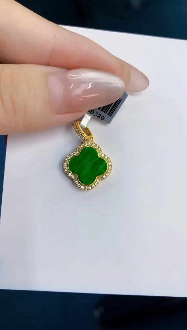 翡翠未镶嵌颈饰1