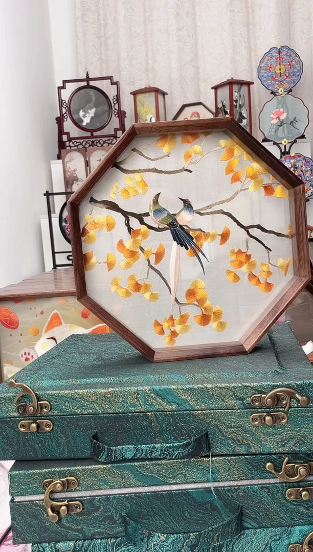 扇子苏绣作品手工精品摆台
