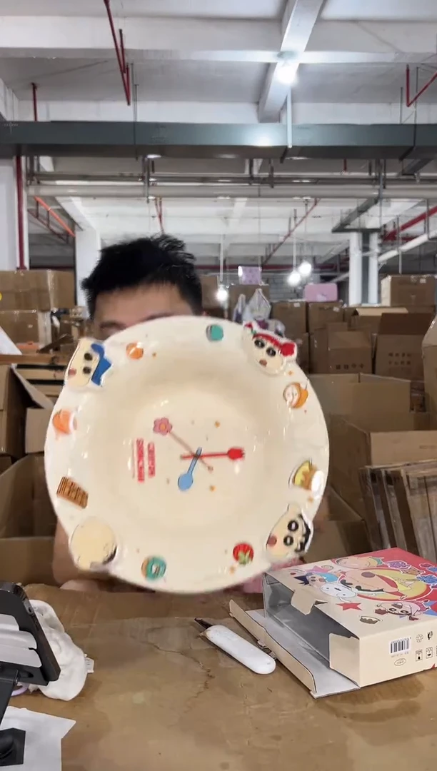 原盒蜡笔小新美味时钟圆盘