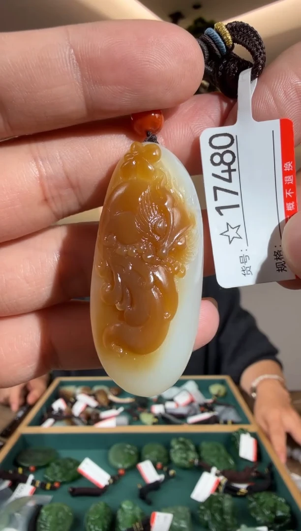 颈饰未镶嵌和田玉1