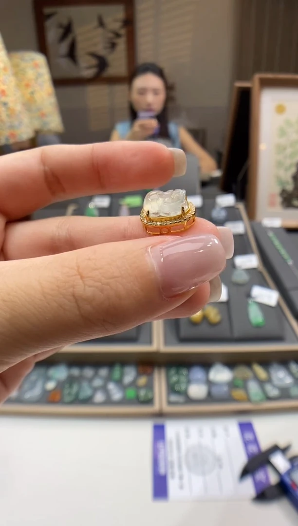 翡翠银S925镶嵌颈饰貔貅