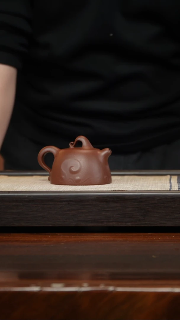 【闪购商品】紫砂茶壶云根料卷毛