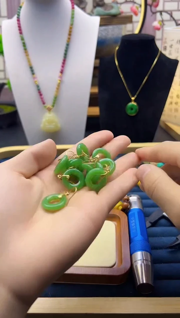 【闪购商品】和田玉耳饰14K金镶嵌E126